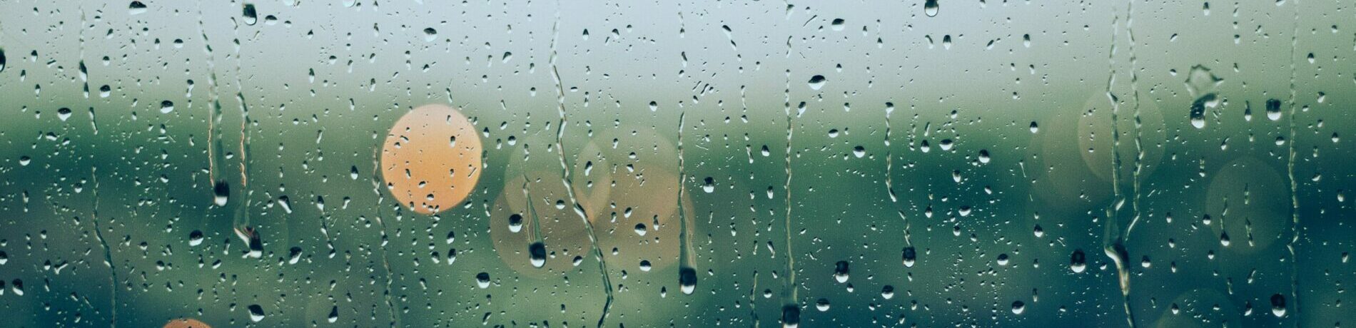 تغطية لأمطار وسيول الكويت